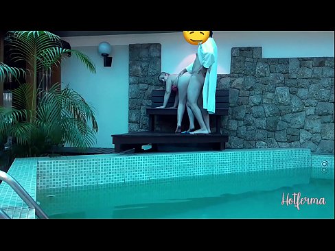 ❤️ Chef inviterer stuepige til poolen, men kunne ikke modstå en hot ❤ Porno at da.novoporn-com.ru